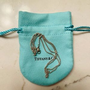 Authentic Tiffany & Co. Sterling Silver Chain in 18” long.
Links, size small.